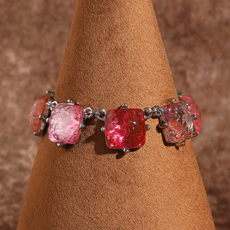 Women'S Accessories Trends 2026 - Vintage Pink Charm Bracelet Natural Stone