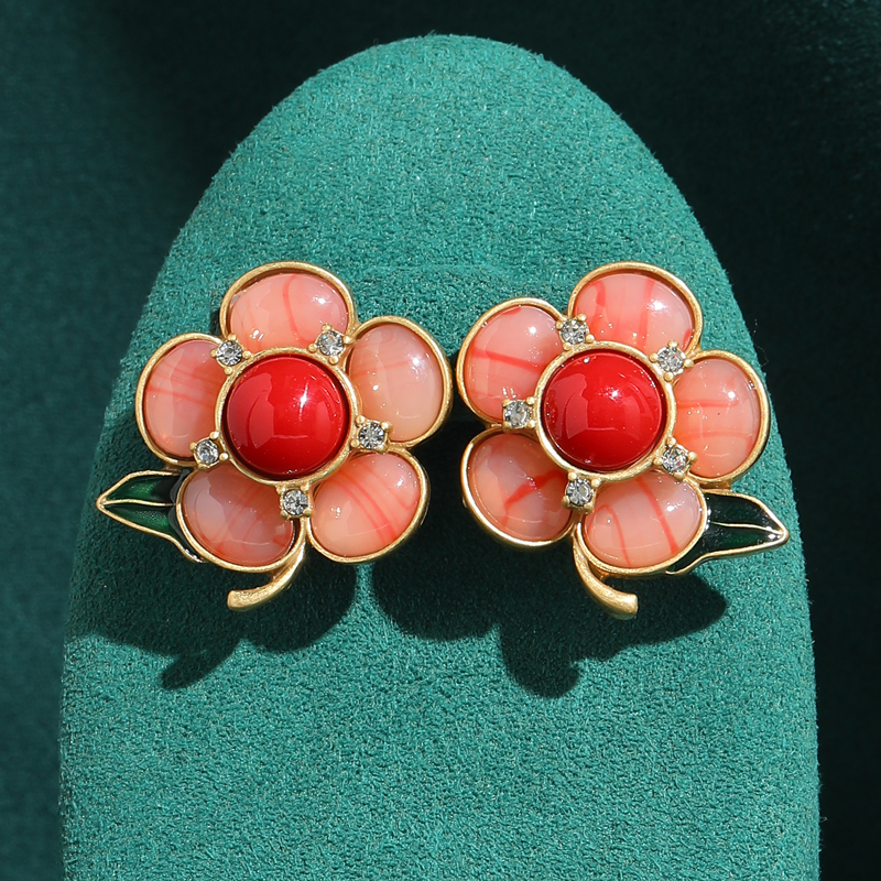Women'S Accessories Trends 2026 - Vintage Natural Stone Pink Flower Stud