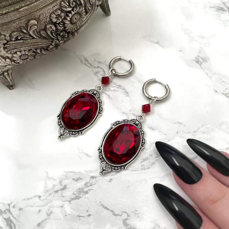 Vampire Cameo Earrings, Gothic – Women'S Victorian Accessories recenzja i cena