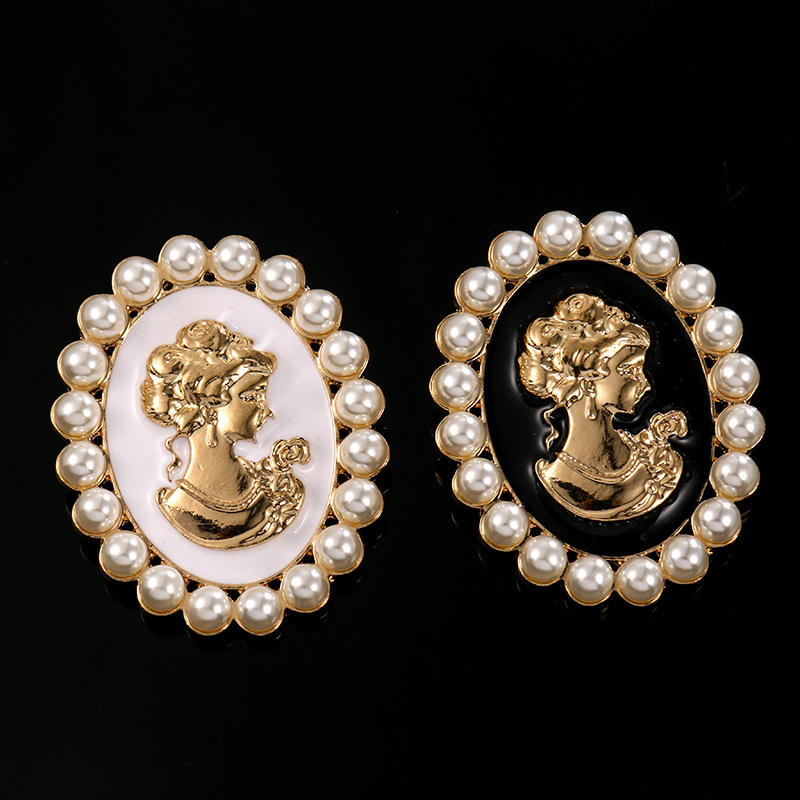 Victorian Style Pearls Cameo B – Women'S Victorian Era Accessories recenzja i cena