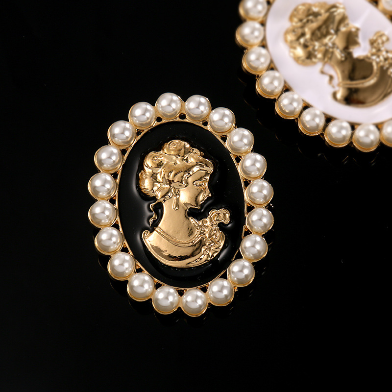 Victorian Style Pearls Cameo B – Women'S Victorian Era Accessories recenzja i cena