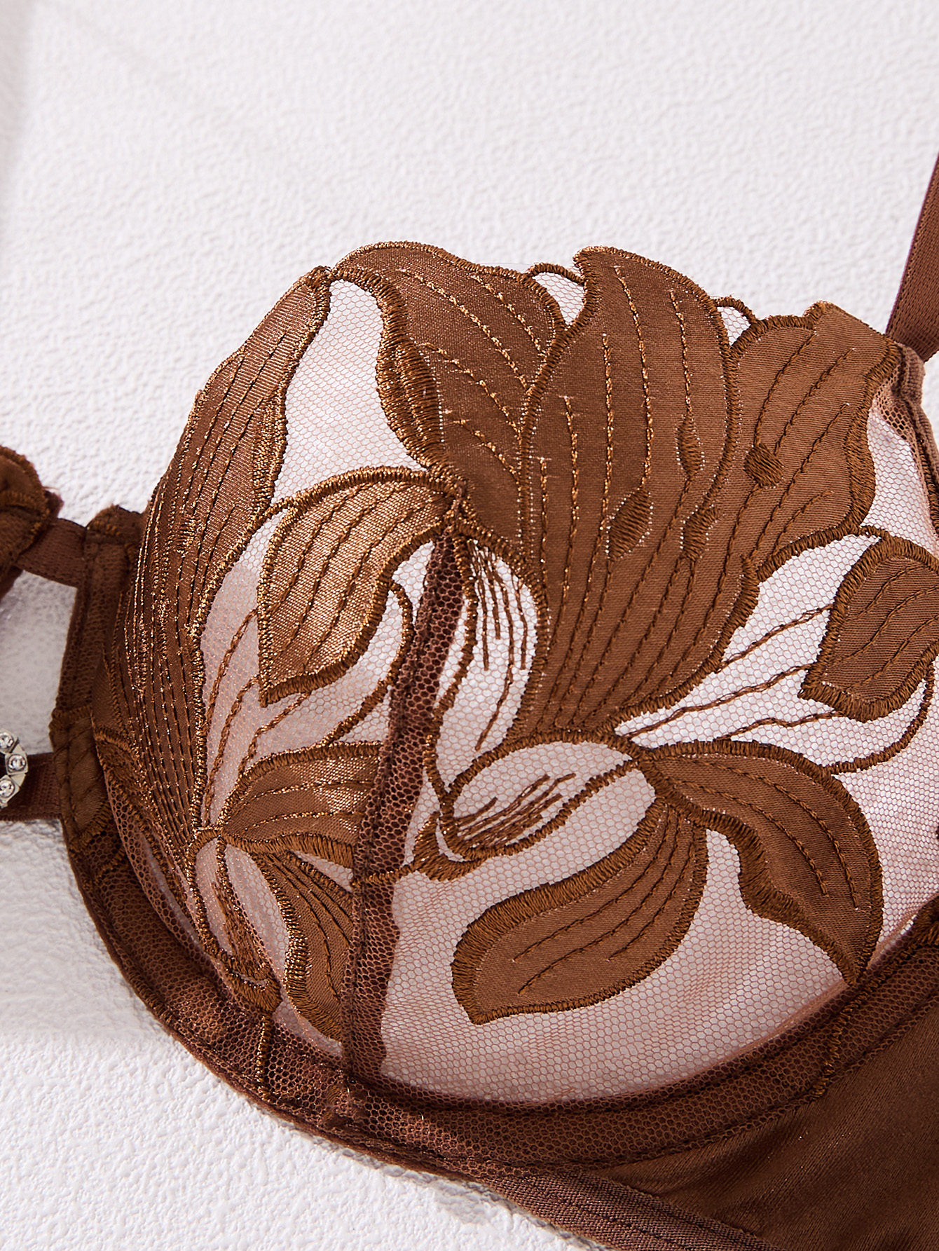 Coffee-colored embroidered pri – Woman Accessory recenzja i cena