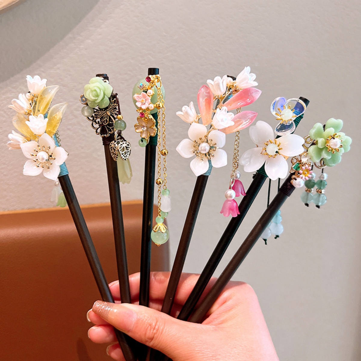 Exquisite Flower Tassel Wooden – Women Accessories For Hand recenzja i cena