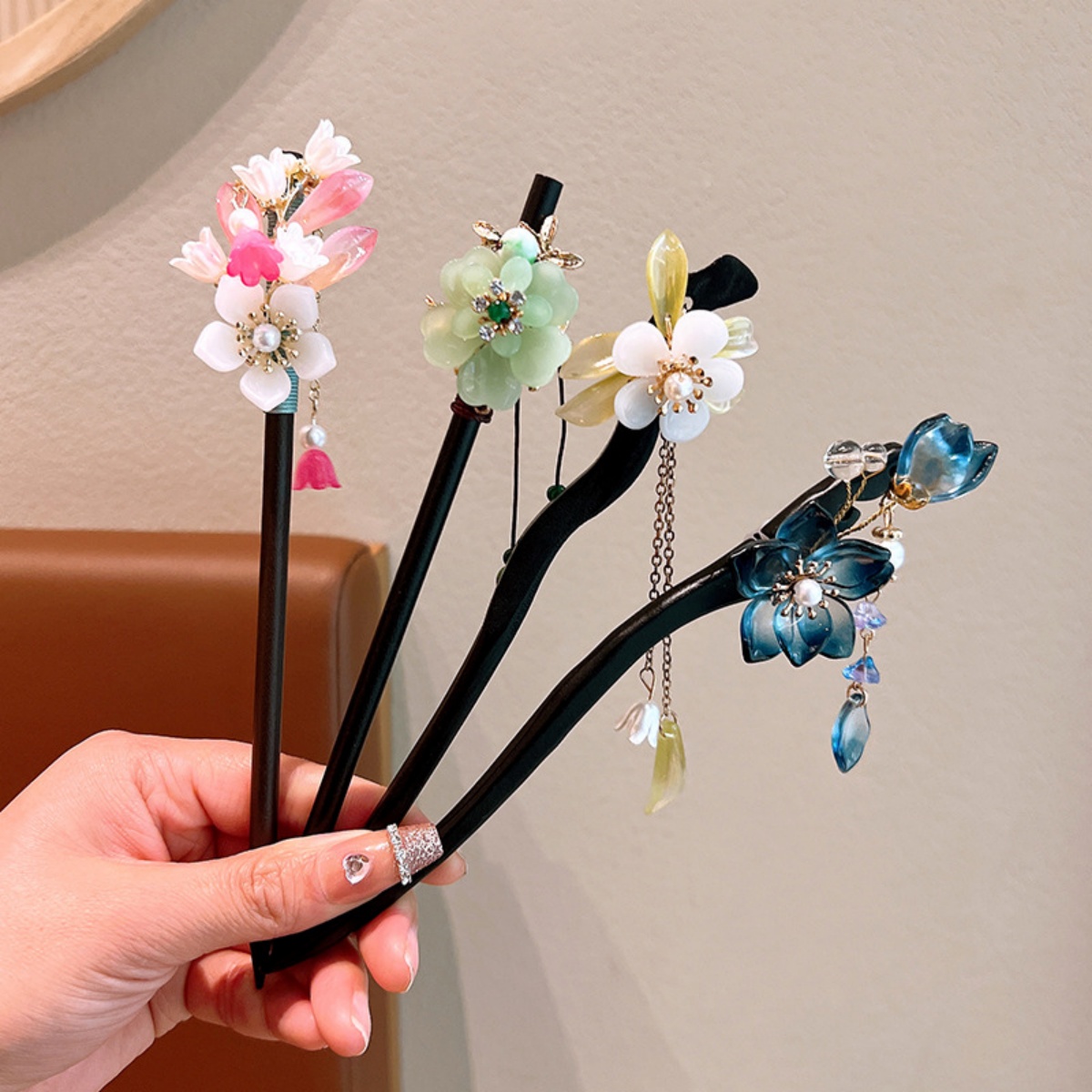 Exquisite Flower Tassel Wooden – Women Accessories For Hand recenzja i cena