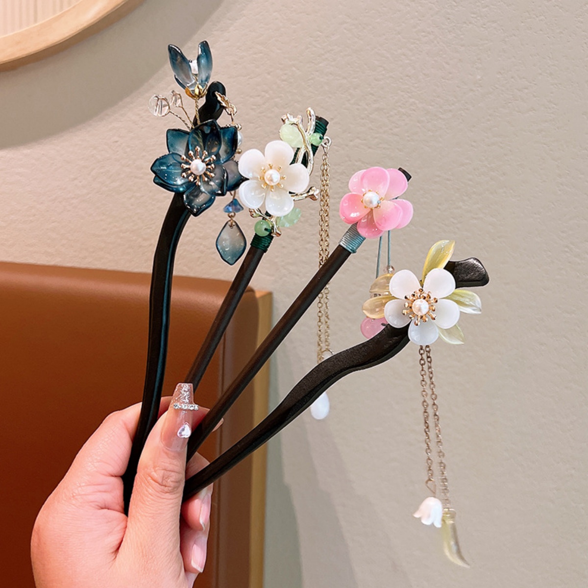 Exquisite Flower Tassel Wooden – Women Accessories For Hand recenzja i cena